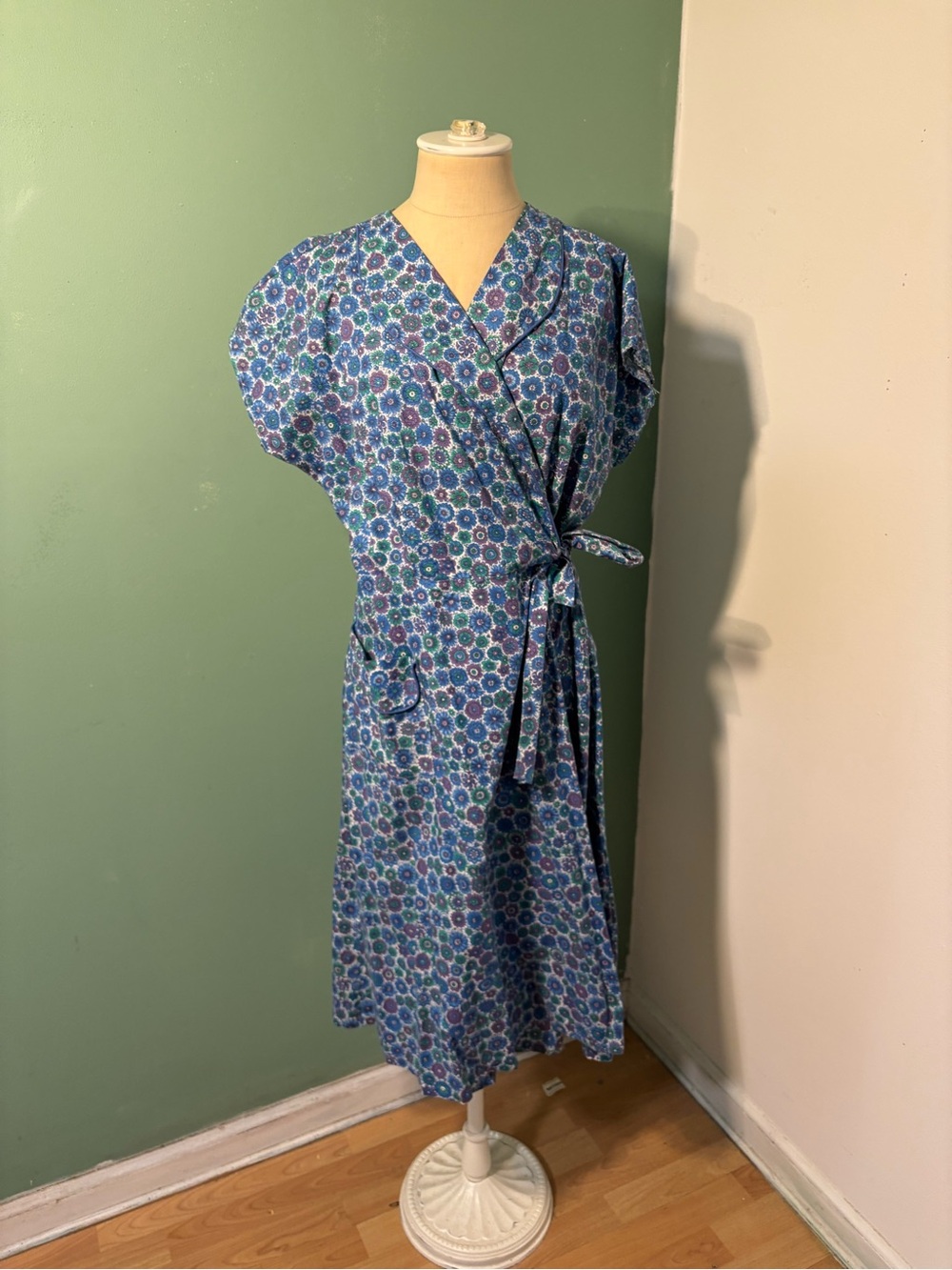 Vintage 1950’s Floral Print Cotton Fruit of Loom Wrap Dress